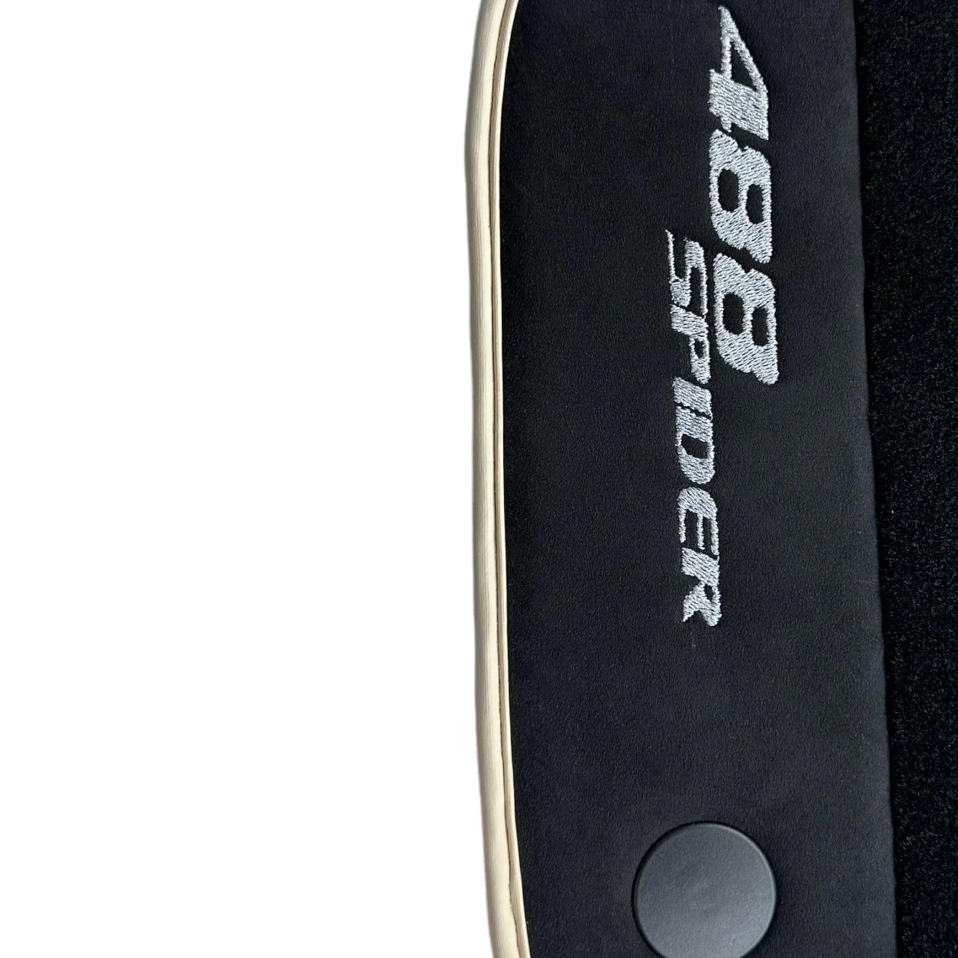 カスタムフィットのフェラーリ488スパイダー用フロアマット、プレミアム品質で最適な保護とスタイルを提供。